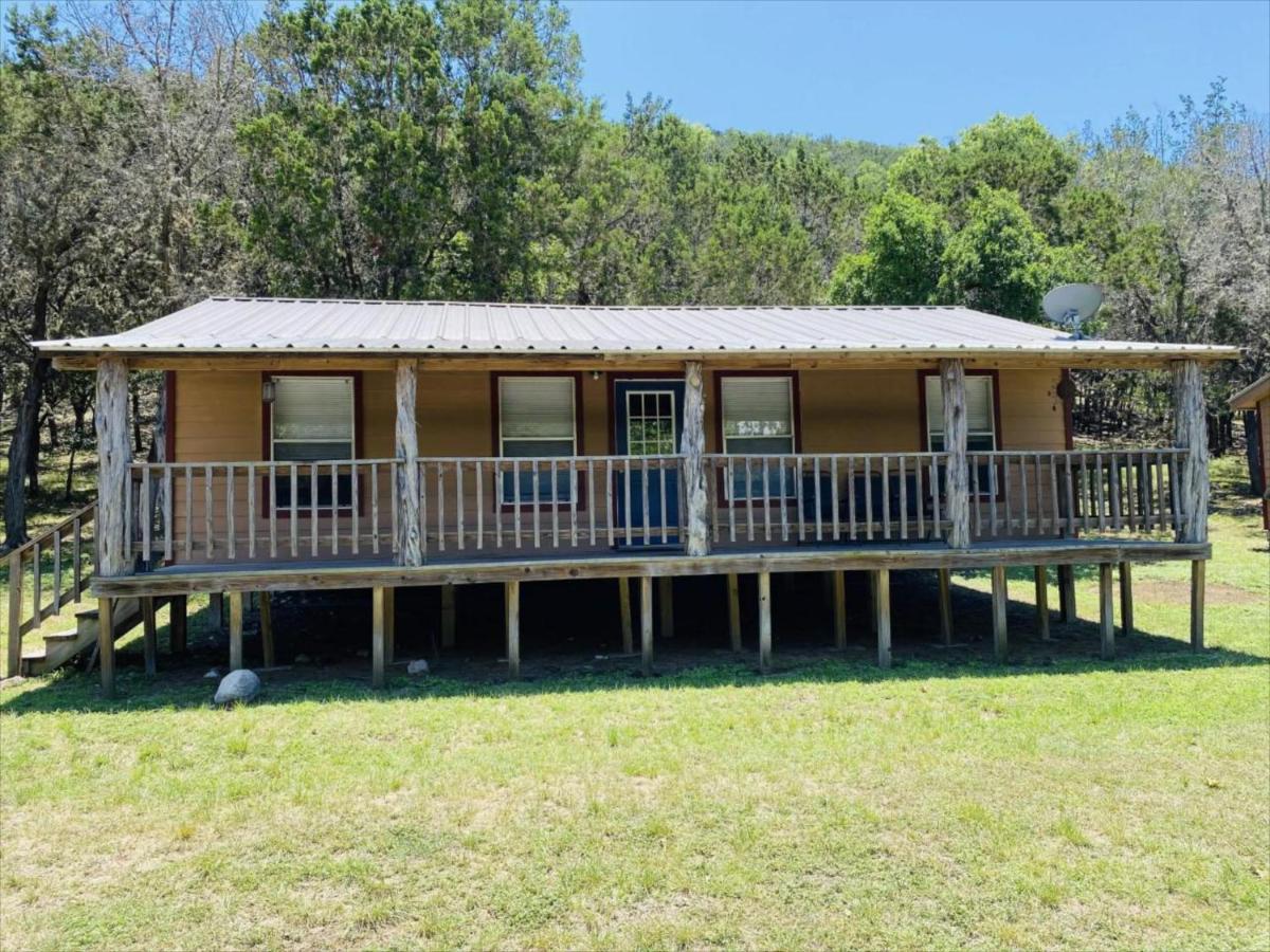 Готель Riverstone Cabins Leakey Екстер'єр фото