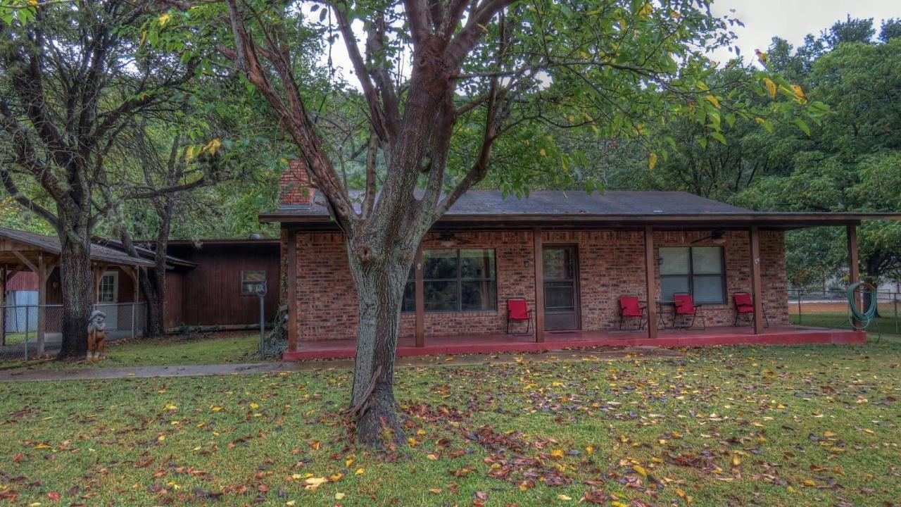 Готель Riverstone Cabins Leakey Екстер'єр фото