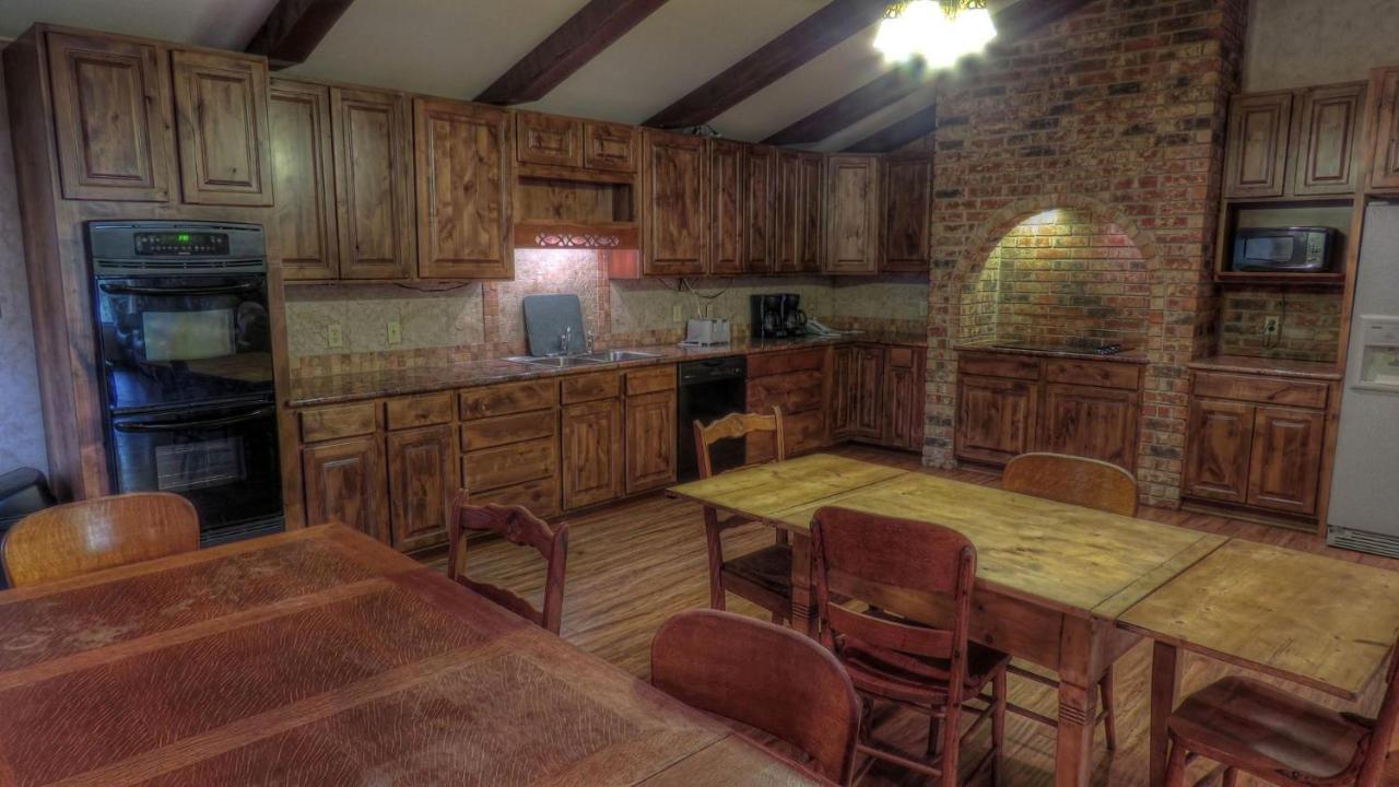 Готель Riverstone Cabins Leakey Екстер'єр фото