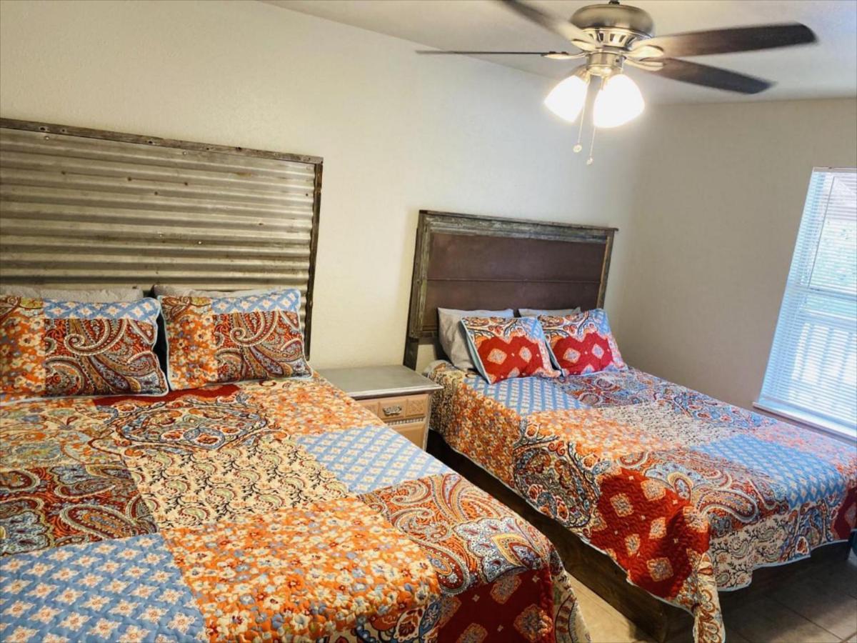 Готель Riverstone Cabins Leakey Екстер'єр фото