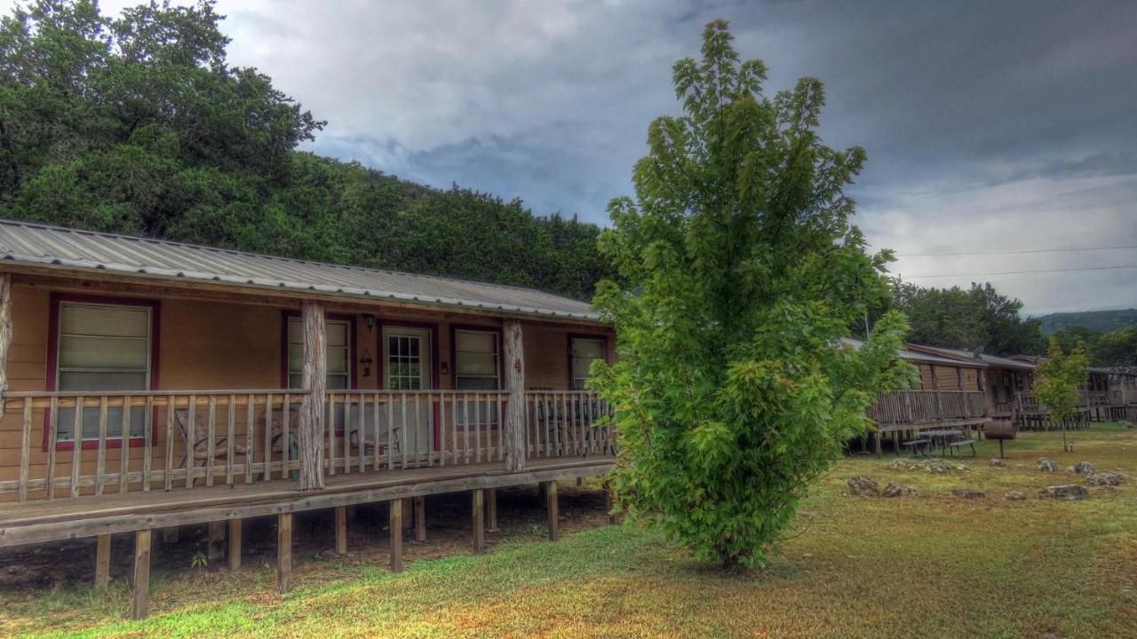 Готель Riverstone Cabins Leakey Екстер'єр фото